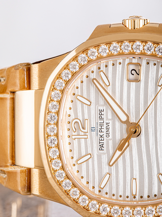 The semi visible dial of Patek Philippe 7010R