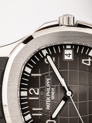 The dial of Patek Philippe 5167A with the crown
