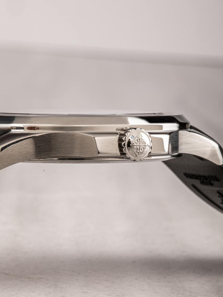 Detailed crown of Patek Philippe 5167A
