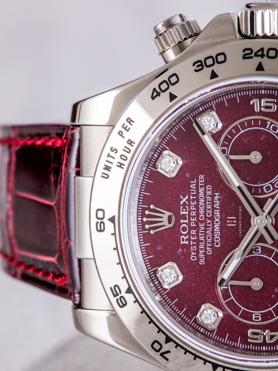 Rolex Daytona 116519 dial shows the brand name of Oyster Perpetual officially certified superlative cosmograph
