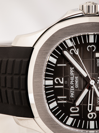 The semi visible dial of Patek Philippe 5164A
