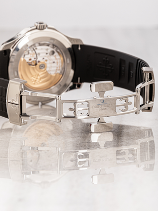 Patek Philippe 5164A with the opened clasp