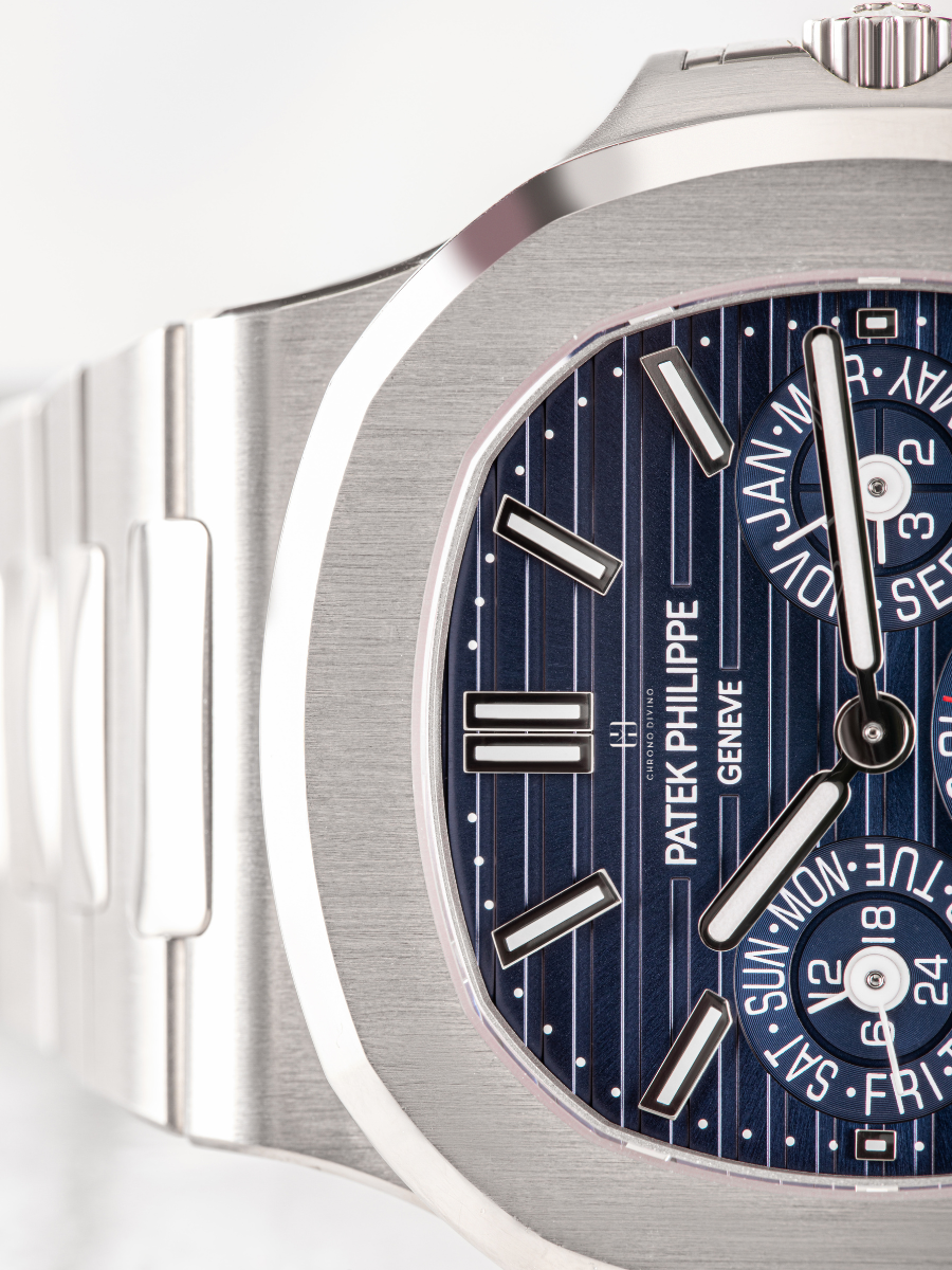 The semi visible dial of Patek Philippe 5740/1G