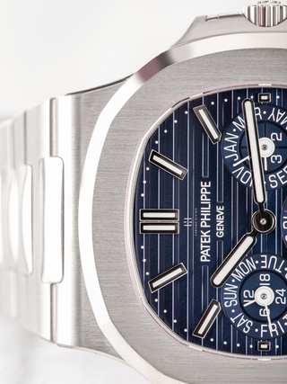 The semi visible dial of Patek Philippe 5740/1G