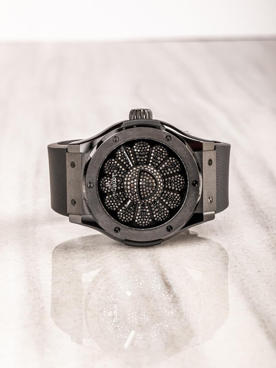 Hublot Takashi Murakami put horizontally with closed clasp