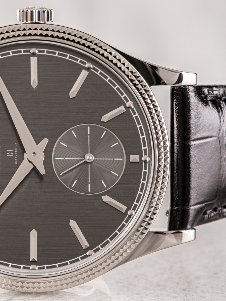 The semi visible dial of Patek Philippe 6119G