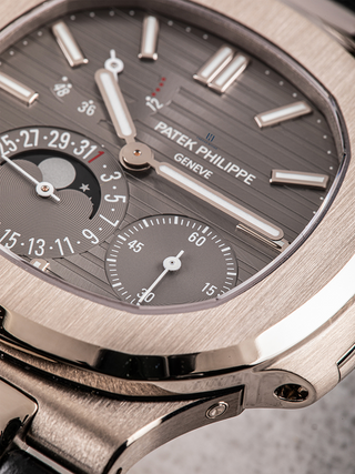 Patek Philippe 5712G dial