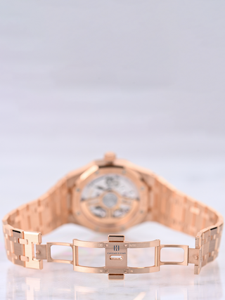 The open clasp of Audemars Piguet 15510OR