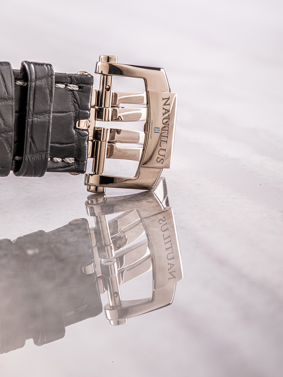 Close-up of Patek Philippe 5712G clasp