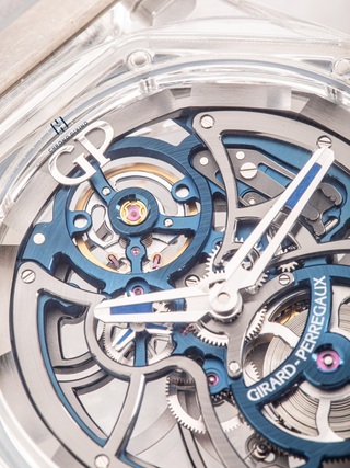 Semi-visible dial of Girard-Perregaux Laureato