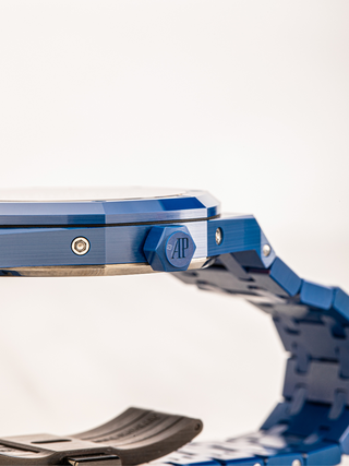 The crown of Audemars Piguet 26579CS with the AP engrave