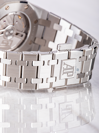 Closed clasp of Audemars Piguet 77451ST