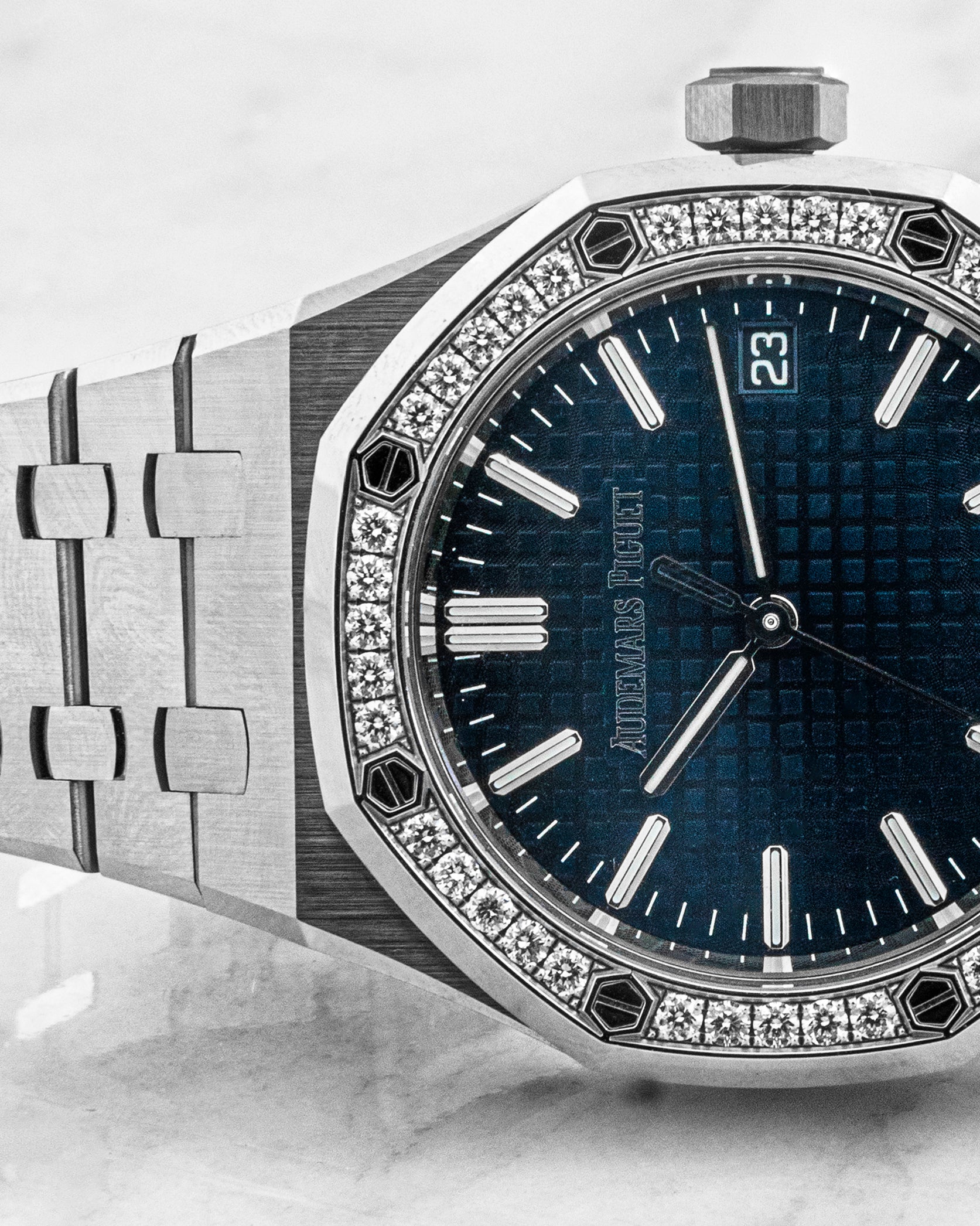 Audemars Piguet Royal Oak Selfwinding "50ᵀᴴ Anniversary" Ref. 77451ST.ZZ.1361ST.02