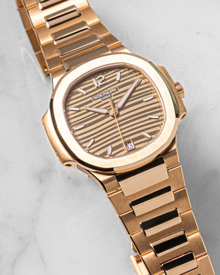 Patek Philippe 7118/1R-010 DATE. SWEEP SECONDS.