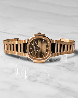 Patek Philippe 7118/1R-010 DATE. SWEEP SECONDS.