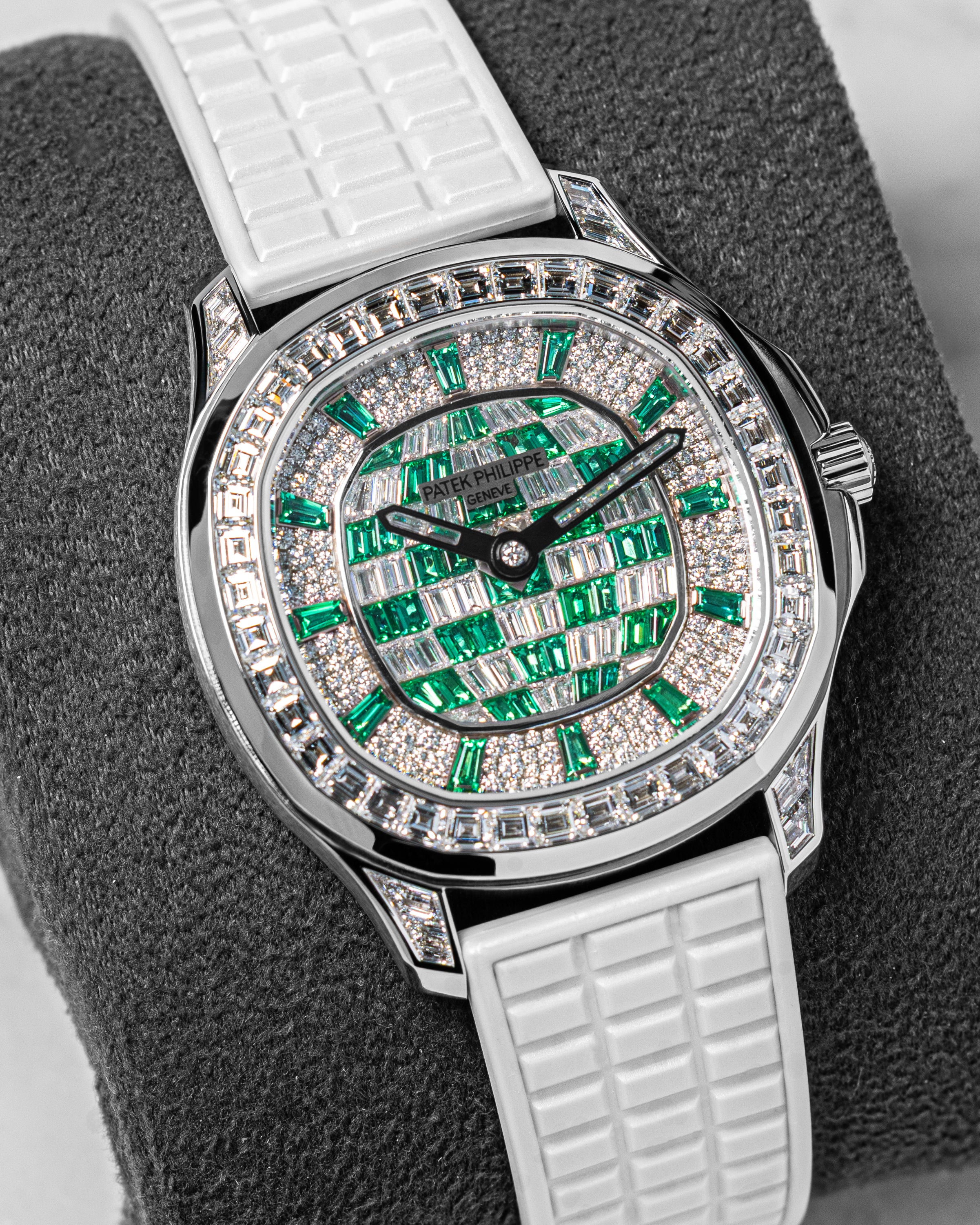 Patek 5062-450G-010 Aquanaut Emerald