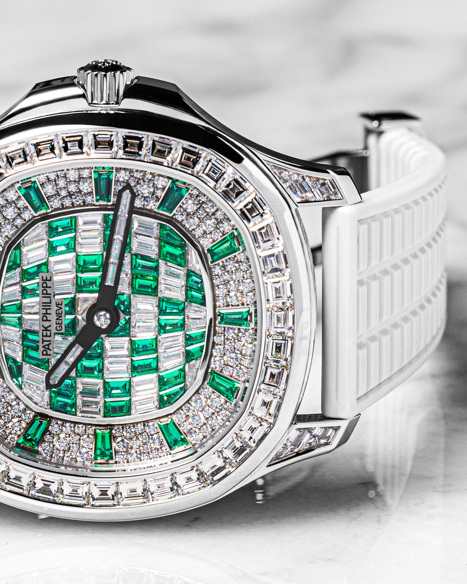 Patek 5062-450G-010 Aquanaut Emerald