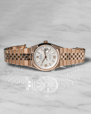 Rolex Land-Dweller 40 Oyster, 40 mm, Everose gold Reference 127335