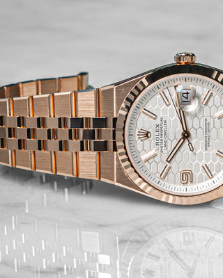 Rolex Land-Dweller 40 Oyster, 40 mm, Everose gold Reference 127335