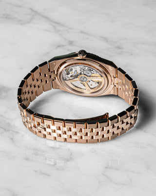 Rolex Land-Dweller 40 Oyster, 40 mm, Everose gold Reference 127335